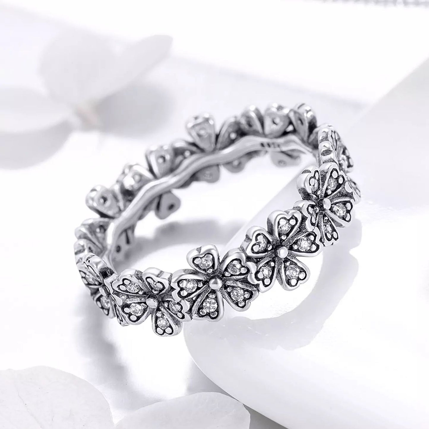 Inel din argint Sparkling Daisies Band